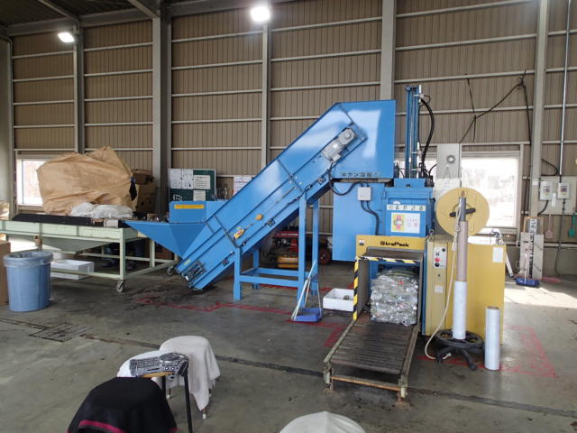 長野計器製 ペットボトル圧縮梱包機 UP10 外観